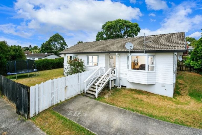 Photo of property in 14 Jumento Place, Unsworth Heights, Auckland, 0632