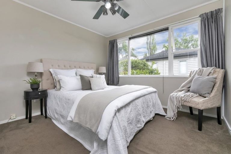 Photo of property in 10 Beeche Place, Birkdale, Auckland, 0626