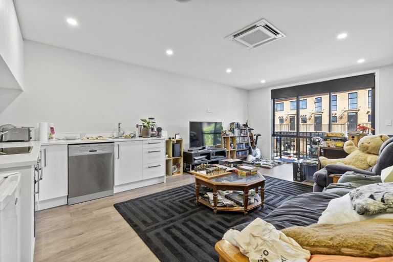 Photo of property in 6 Village Quarter Lane, Frankton, Hamilton, 3204