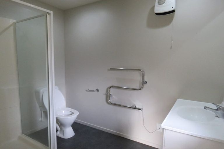 Photo of property in 6 Sheraton Place, Redwood, Christchurch, 8051