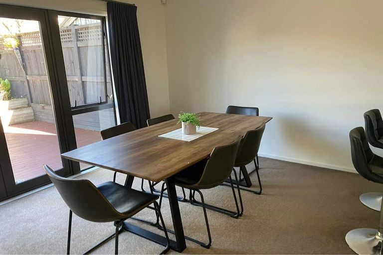 Photo of property in 54 Provence Esplanade, Te Atatu Peninsula, Auckland, 0610