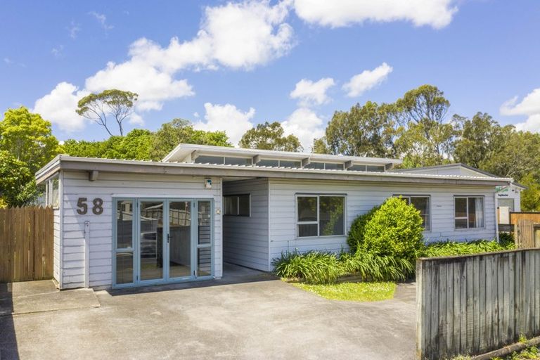 Photo of property in 58 Cascades Road, Pakuranga Heights, Auckland, 2010