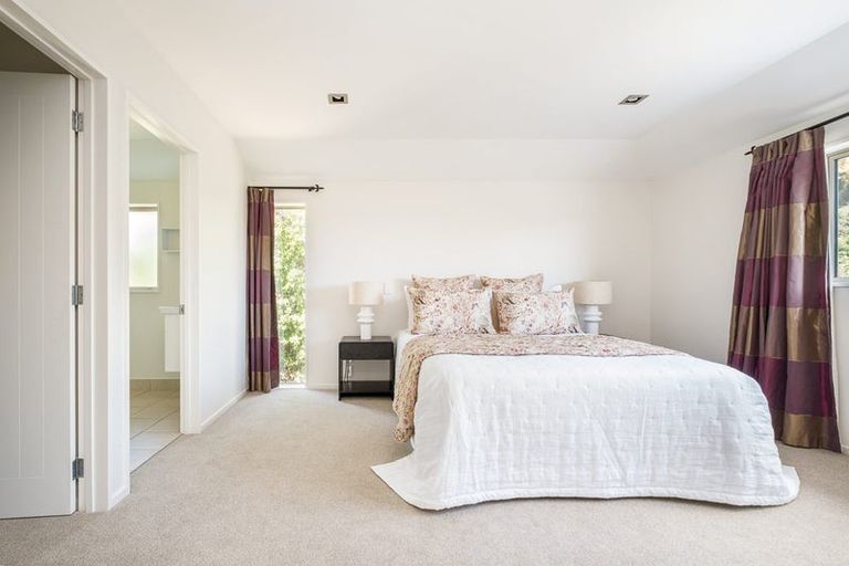 Photo of property in 22b Taupata Street, Redcliffs, Christchurch, 8081