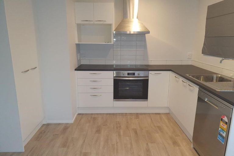 Photo of property in 2/10 Gloaming Place, Conifer Grove, Takanini, 2112