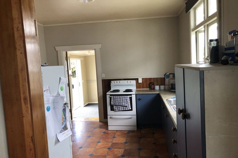 Photo of property in 43 Lyndhurst Street, Takaro, Palmerston North, 4412