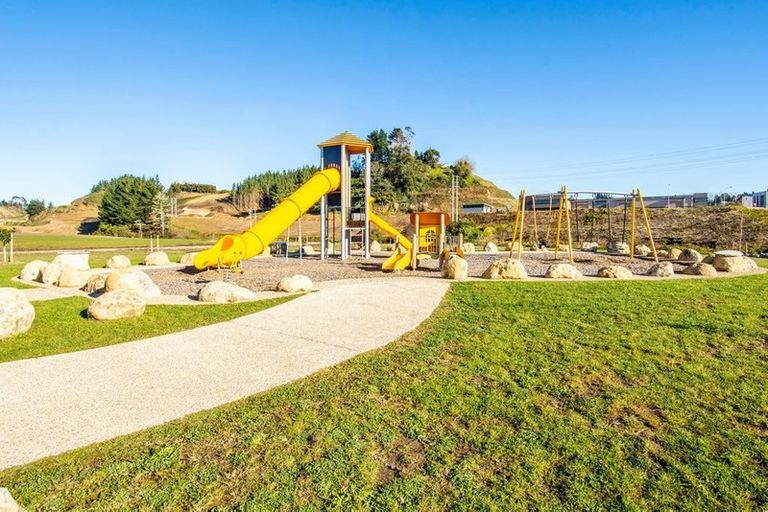 Photo of property in 101a Awataha Crescent, Pyes Pa, Tauranga, 3110