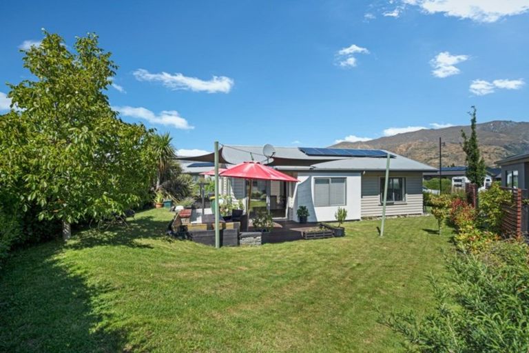 Photo of property in 7 Pukeko Place, Wanaka, 9305