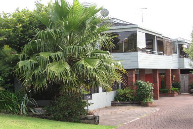 Photo of property in 1/25 Park Rise, Campbells Bay, Auckland, 0630