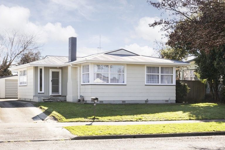 Photo of property in 90 Apollo Parade, Milson, Palmerston North, 4414