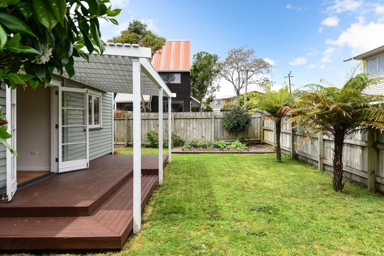 Photo of property in 20 Kiwi Avenue, Forest Lake, Hamilton, 3200