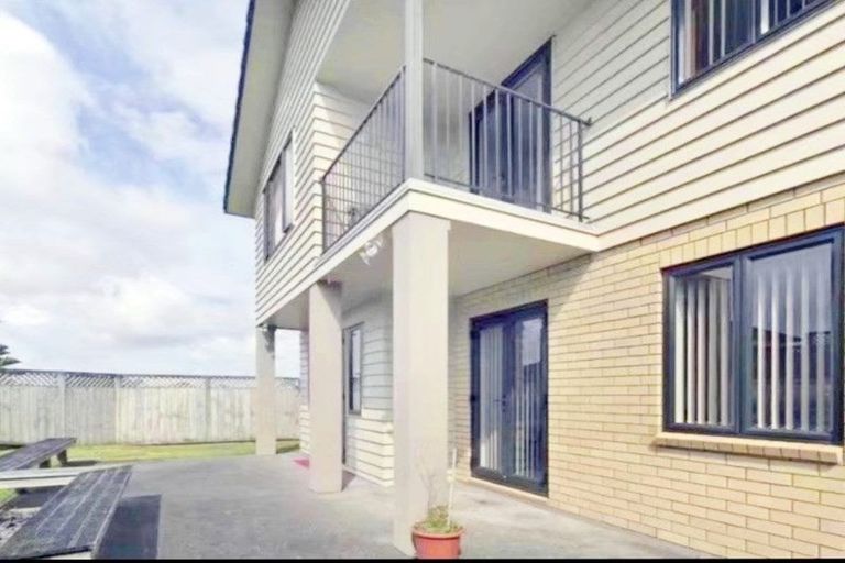 Photo of property in 10 Vintage Drive, Henderson, Auckland, 0612