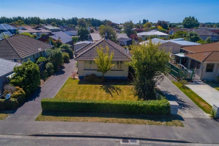 Photo of property in 69 Winters Road, Redwood, Christchurch, 8051