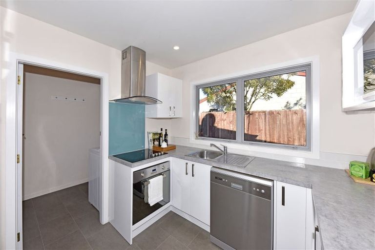 Photo of property in 2/9a Norfolk Street, St Albans, Christchurch, 8052