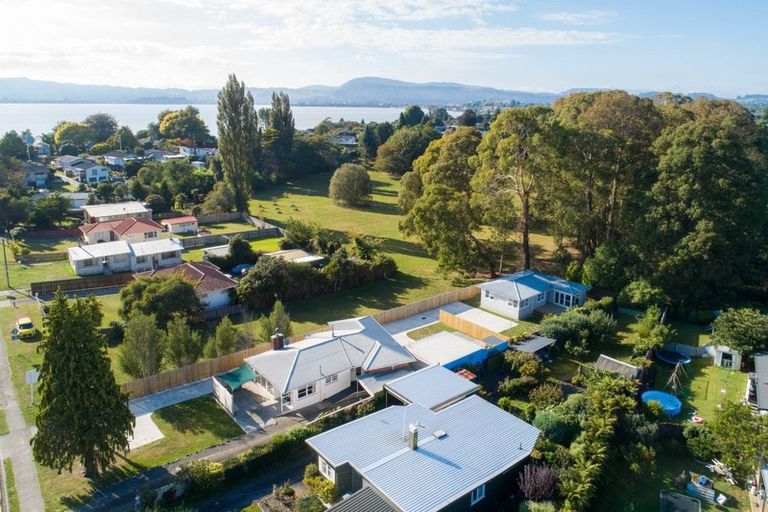 Photo of property in 87a Kawaha Point Road, Kawaha Point, Rotorua, 3010