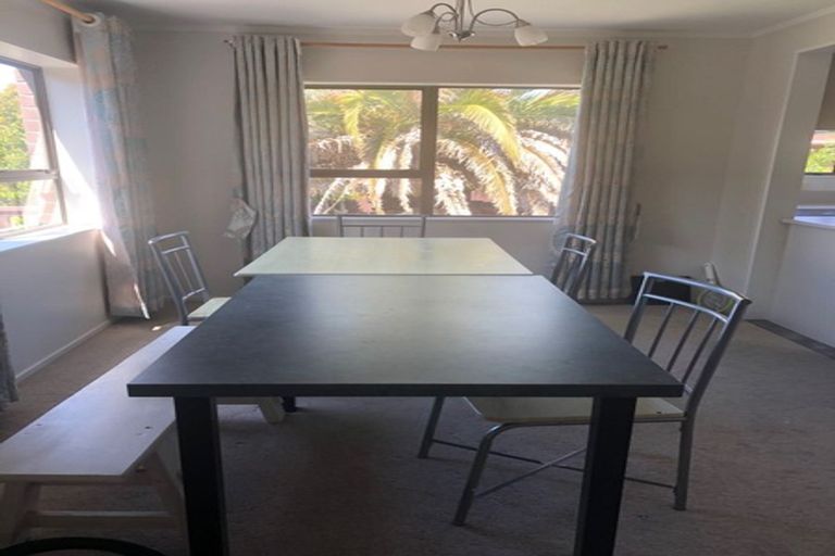 Photo of property in 2/24 Curacao Place, Half Moon Bay, Auckland, 2012