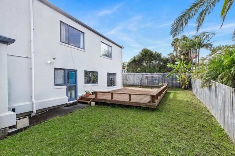 Photo of property in 12 Roy Maloney Drive, Henderson, Auckland, 0612