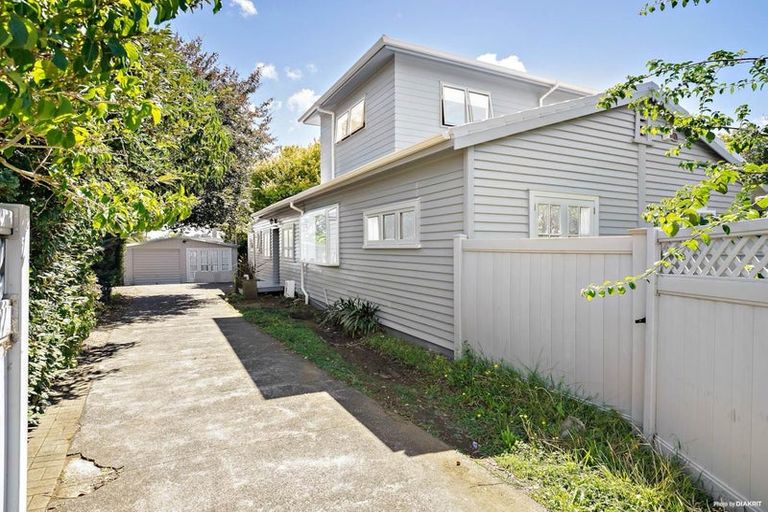 Photo of property in 163 Sturges Road, Henderson, Auckland, 0612