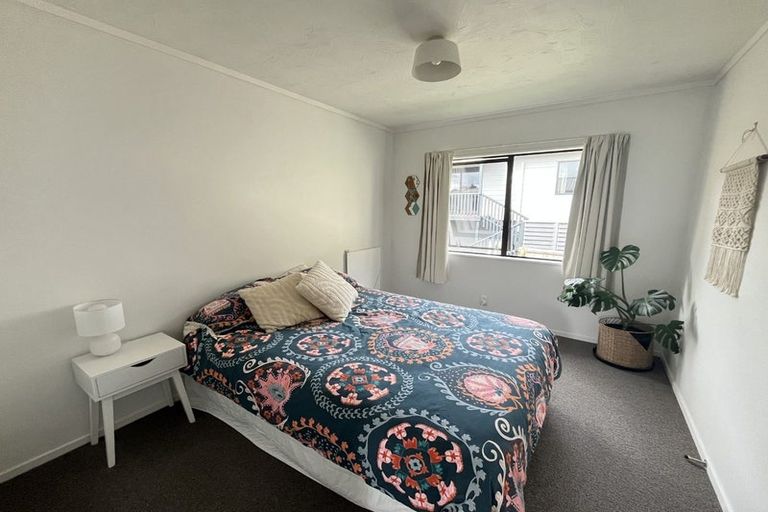 Photo of property in 58 Albatross Close, Whitby, Porirua, 5024