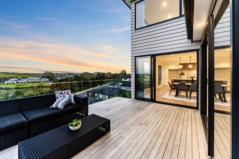 Photo of property in 22 Cassidy Drive, Orewa, 0931