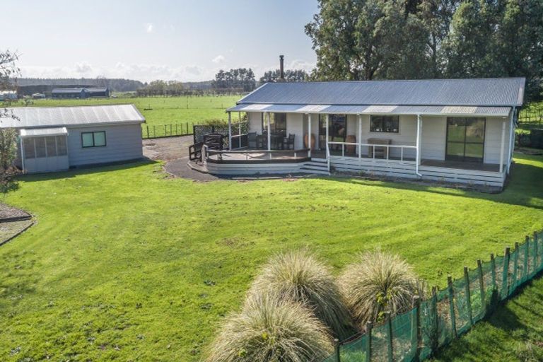 Photo of property in 236 Oturoa Road, Poroutawhao, Levin, 5572