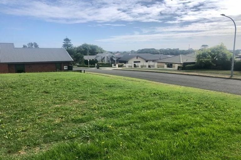 Photo of property in 33 Alberta Road, Glen Avon, New Plymouth, 4312