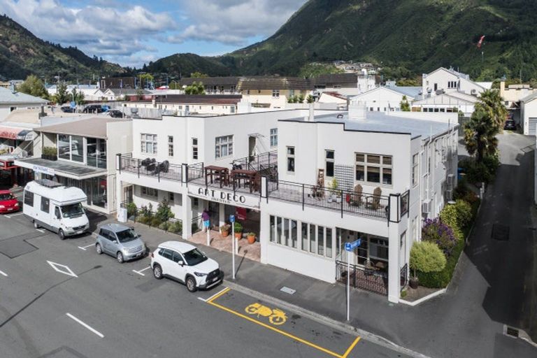 Photo of property in 11-19 Wellington Street, Picton, 7220