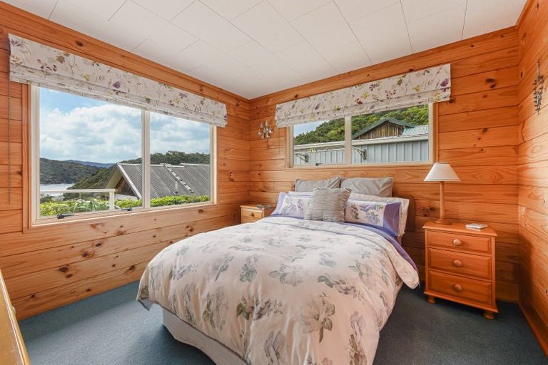 Photo of property in 22 Amelia Crescent, Waikawa, Picton, 7220