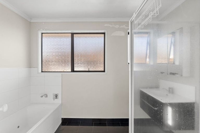 Photo of property in 31 Montclare Avenue, Ilam, Christchurch, 8041