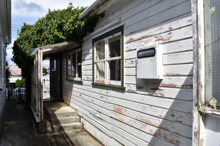 Photo of property in 27 Charlotte Avenue, Brooklyn, Wellington, 6021