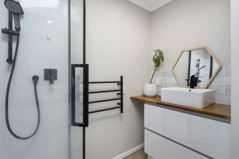 Photo of property in 37 Sutton Road, Te Horo, Otaki, 5582