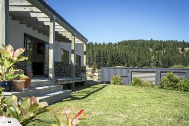 Photo of property in 12 Criffel Place, Luggate, Cromwell, 9383