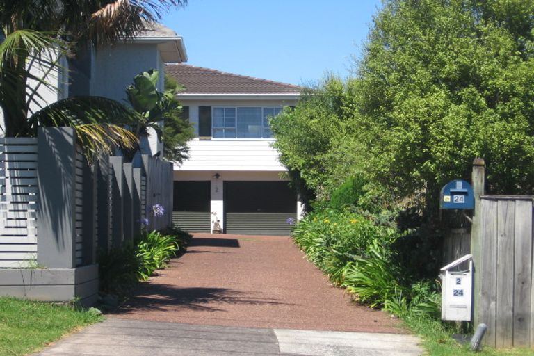 Photo of property in 1/24 Stanley Avenue, Milford, Auckland, 0620