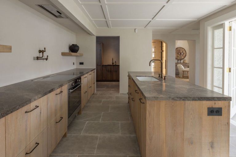 Photo of property in 98 Te Mata Road, Havelock North, 4130