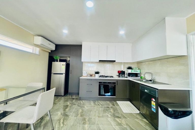 Photo of property in 2/8 Russell Road, Manurewa, Auckland, 2102