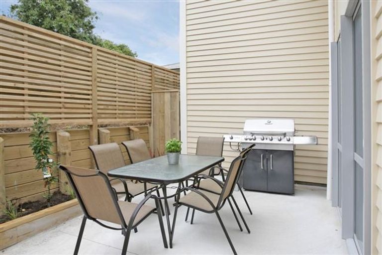 Photo of property in 2/44 Owen Street, Newtown, Wellington, 6021