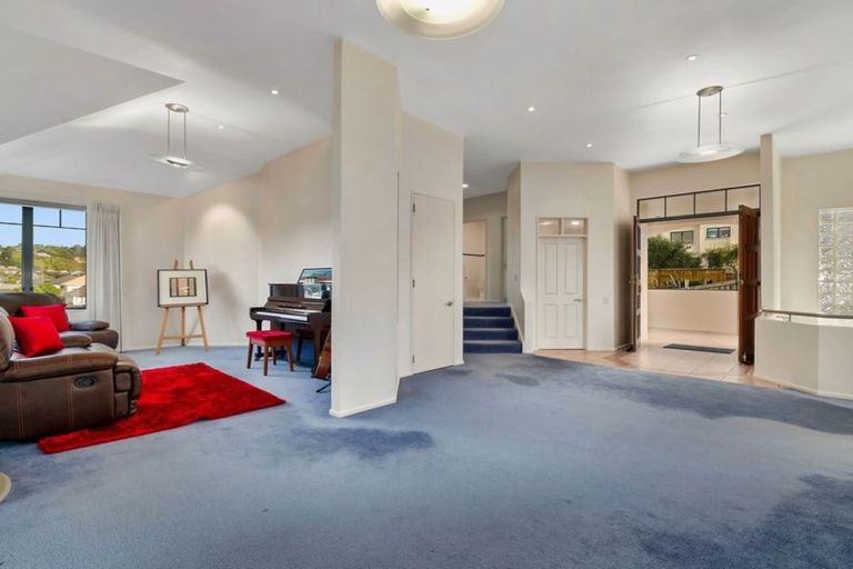 Photo of property in 21 Derry Hill, Churton Park, Wellington, 6037