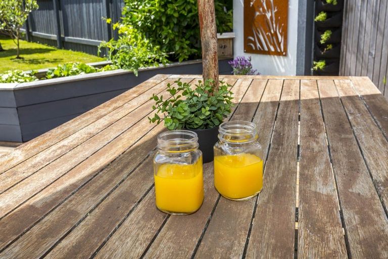 Photo of property in 20 Blue Mountains Road, Silverstream, Upper Hutt, 5019