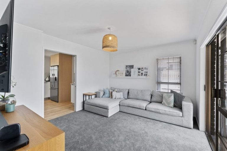 Photo of property in 2/1 Bruce Street, Northcote Point, Auckland, 0627