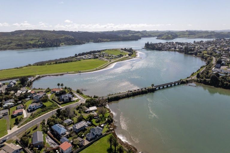 Photo of property in 2a Marine Parade, Raglan, 3225