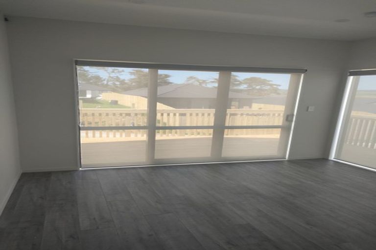 Photo of property in 12 Taupata Lane, Helensville, 0800