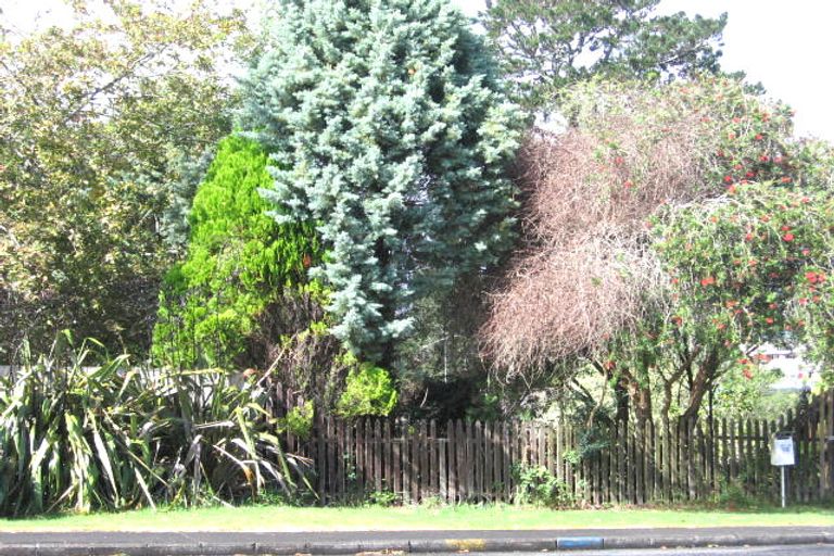 Photo of property in 10 Talavera Place, Te Atatu South, Auckland, 0602