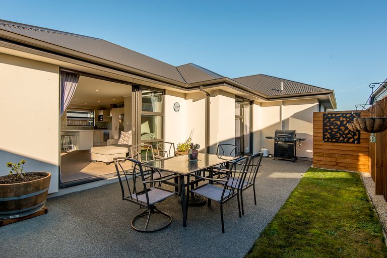 Photo of property in 16 Barnard Street, Kaiapoi, 7630