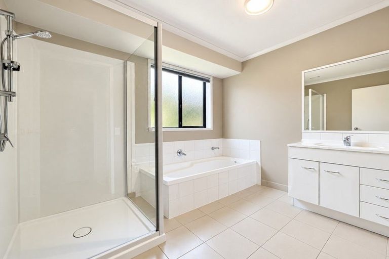 Photo of property in 18 Malbec Place, Rototuna, Hamilton, 3210