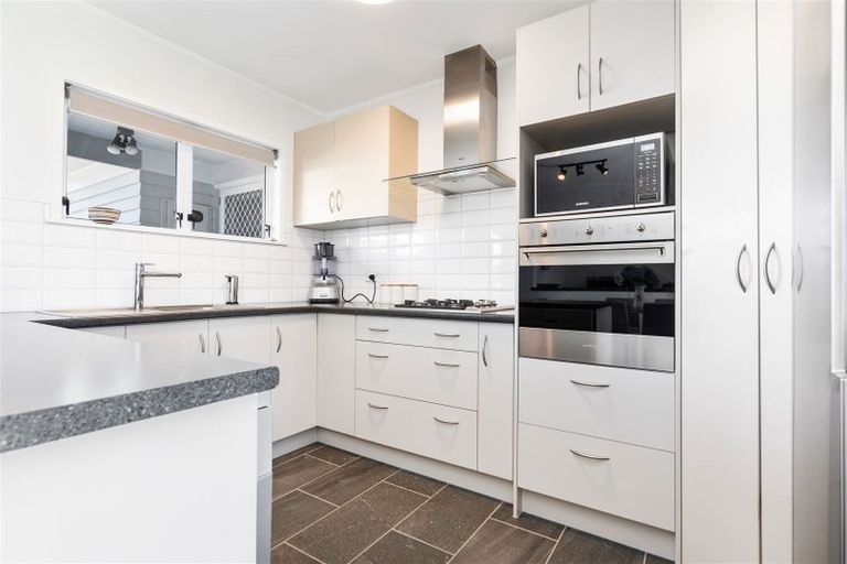 Photo of property in 30 Beazley Crescent, Tikipunga, Whangarei, 0112