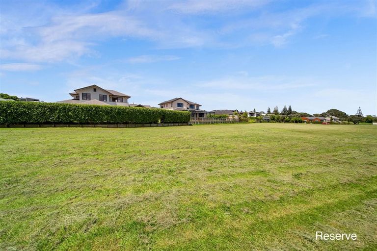 Photo of property in 9 Sampson Avenue, Waiwhakaiho, New Plymouth, 4312