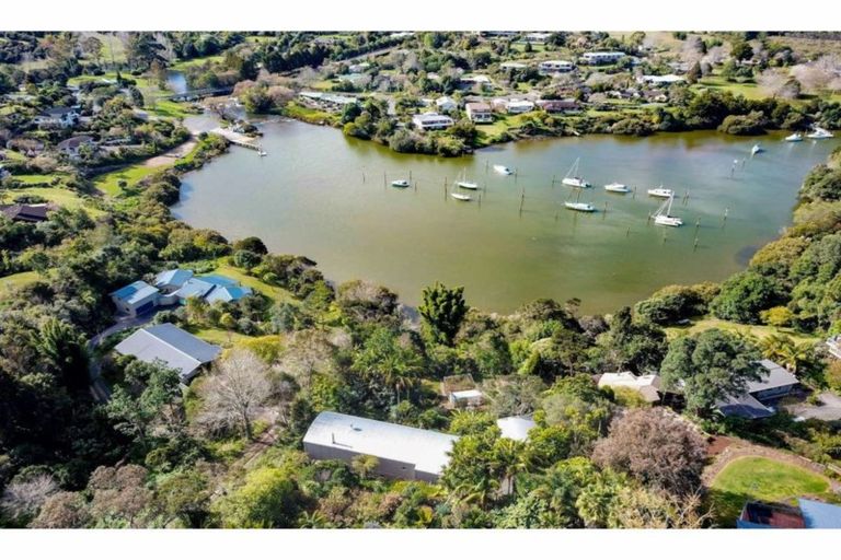 Photo of property in 22 Riverview Road, Kerikeri, 0230
