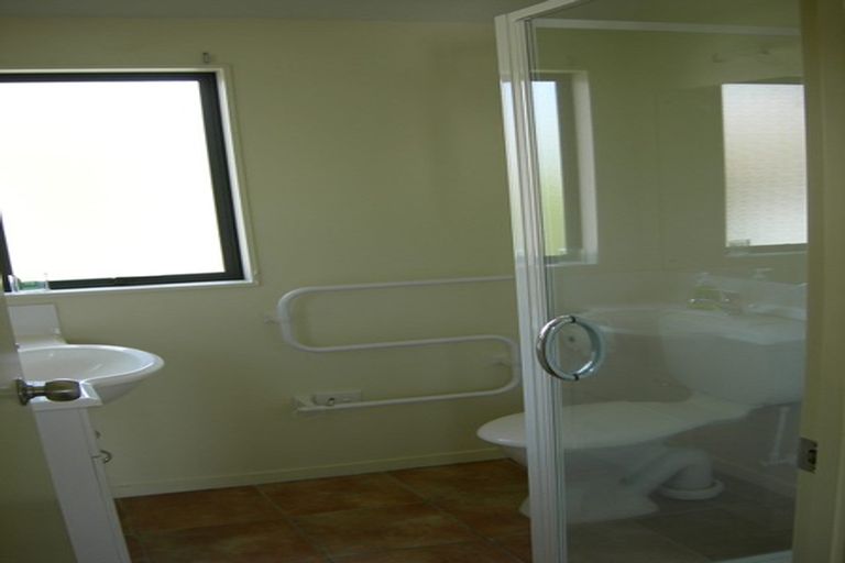 Photo of property in 1/15 Glastron Place, Bayview, Auckland, 0629