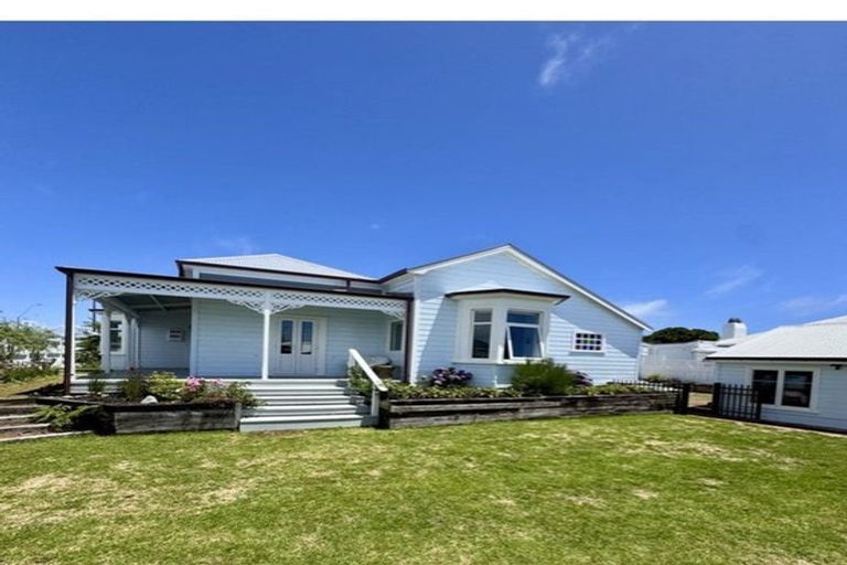 Photo of property in 18 Morley Street, New Plymouth, 4310