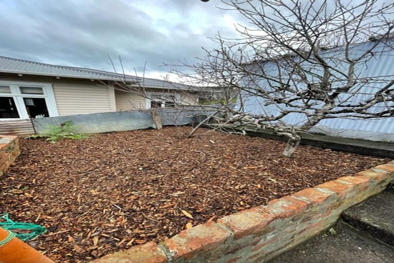 Photo of property in 44 Severn Street, Island Bay, Wellington, 6023