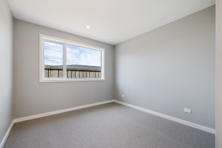 Photo of property in 27 Plover Avenue, Amberley, 7410